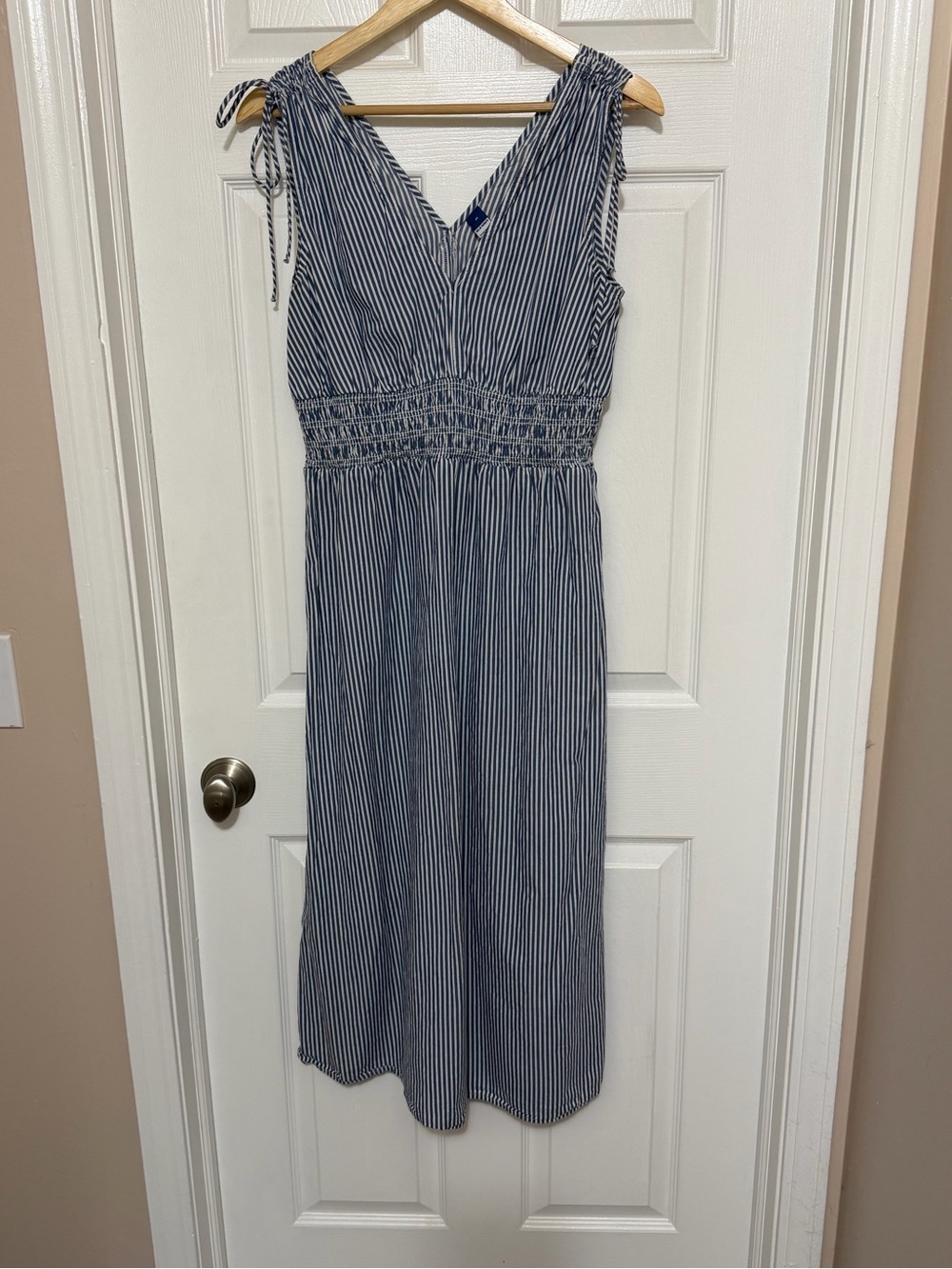 Old Navy Fit & Flare Sleeveless Tie-Shoulder Smocked Midi Dress Blue Womens Sz M